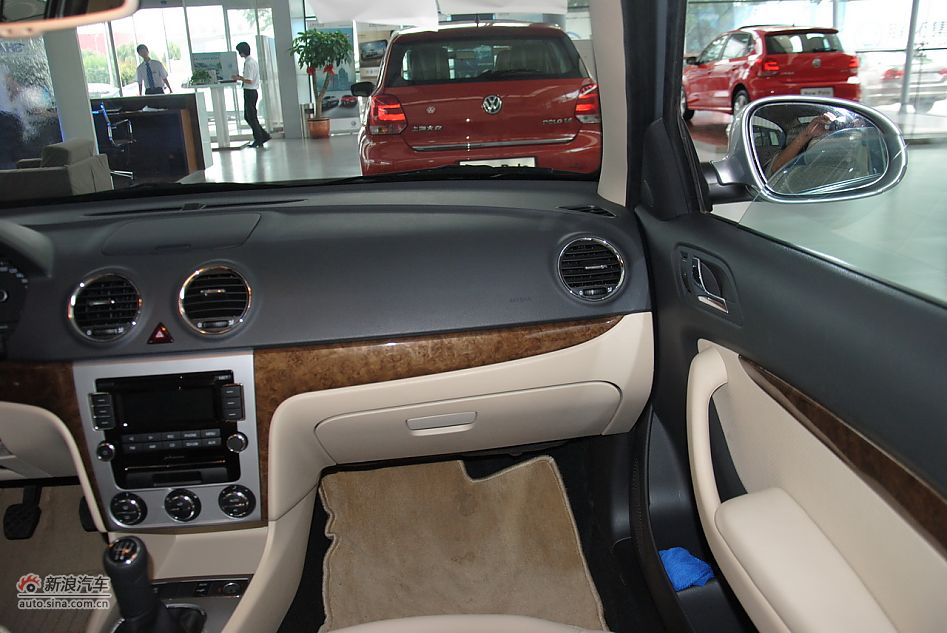 2011款朗逸1.4TSI手动品轩版