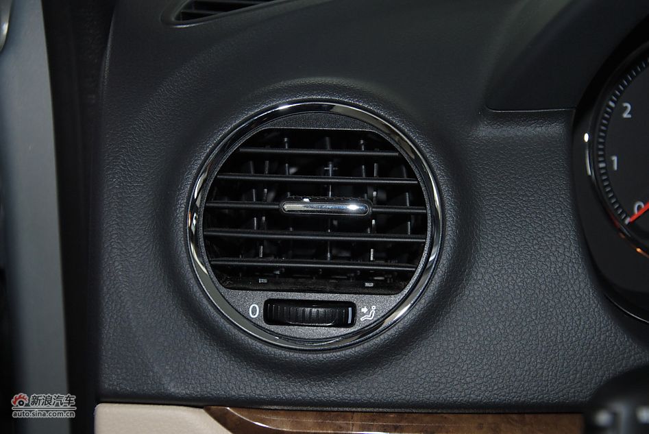 2011款朗逸1.4TSI手动品轩版