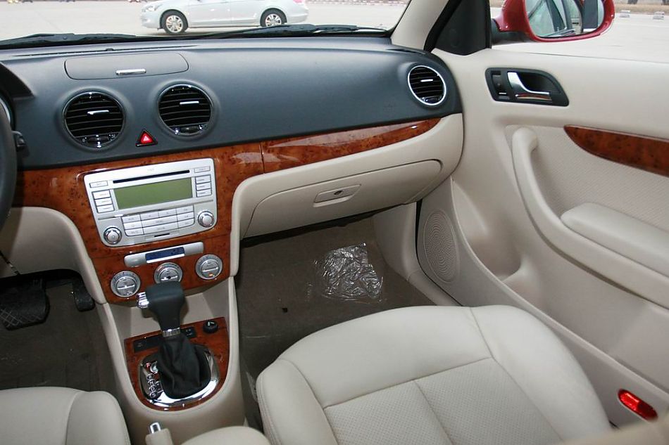 上海大众朗逸内饰图片