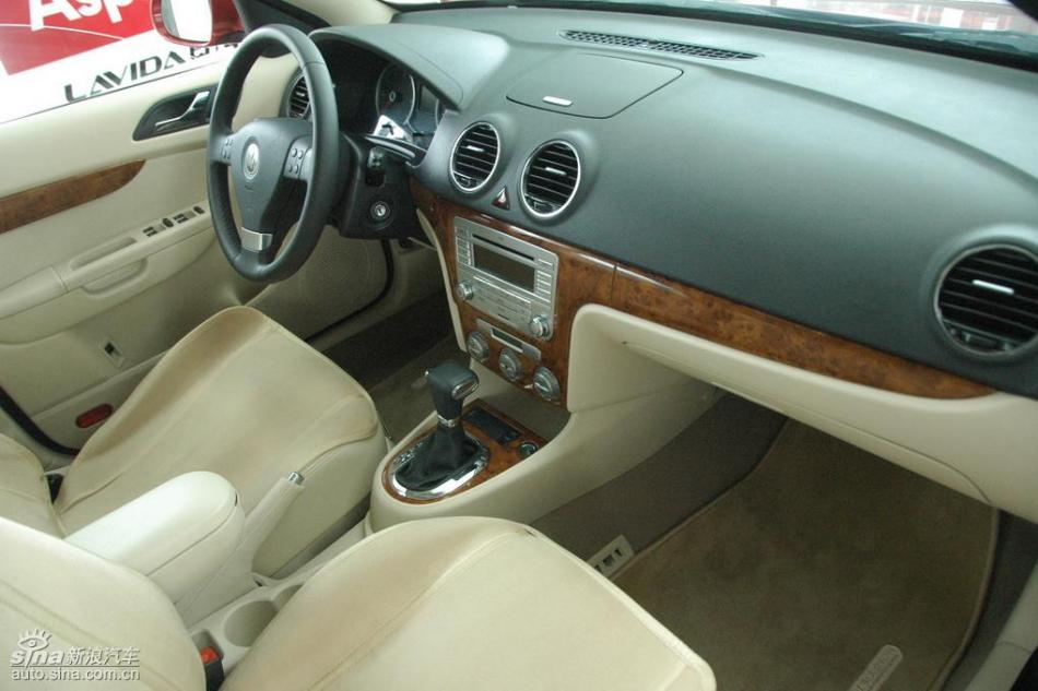 朗逸1.6L品轩版自动内饰