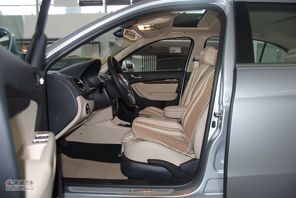 2011款朗逸1.4TSI手动品轩版