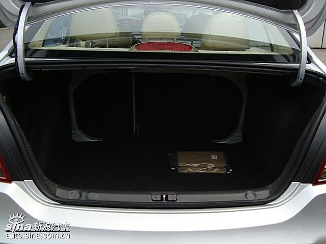 上海大众LAVIDA朗逸到店实拍