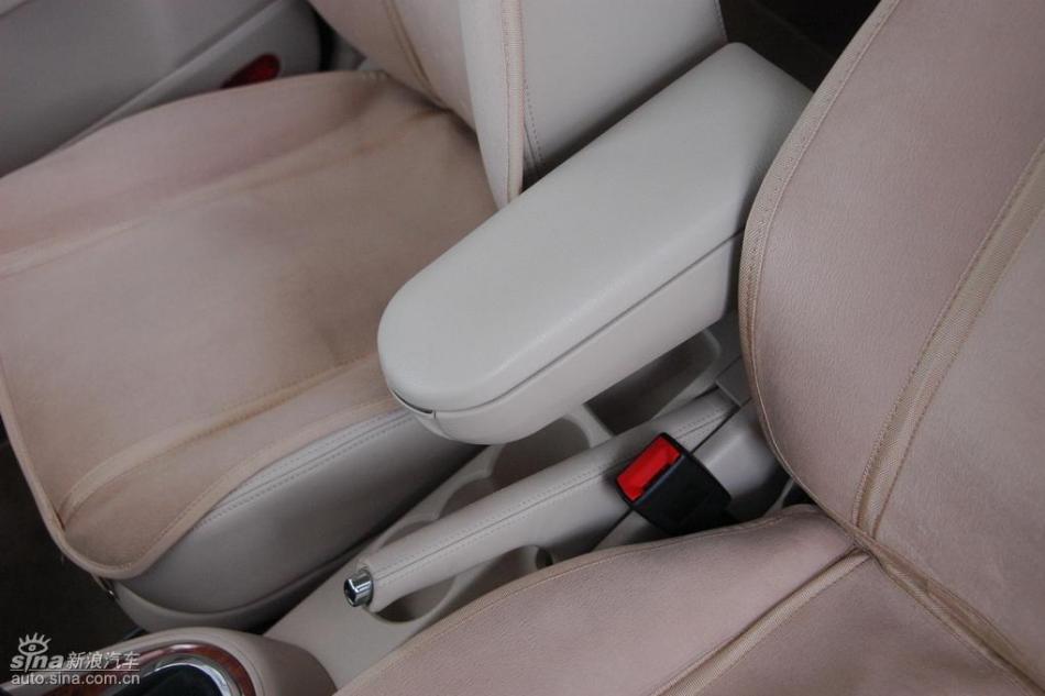 朗逸1.6L品轩版自动内饰