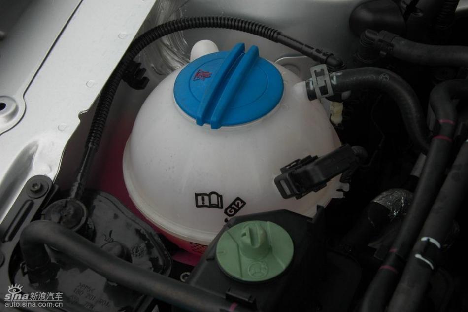 朗逸2.0L品尊版自动发动机