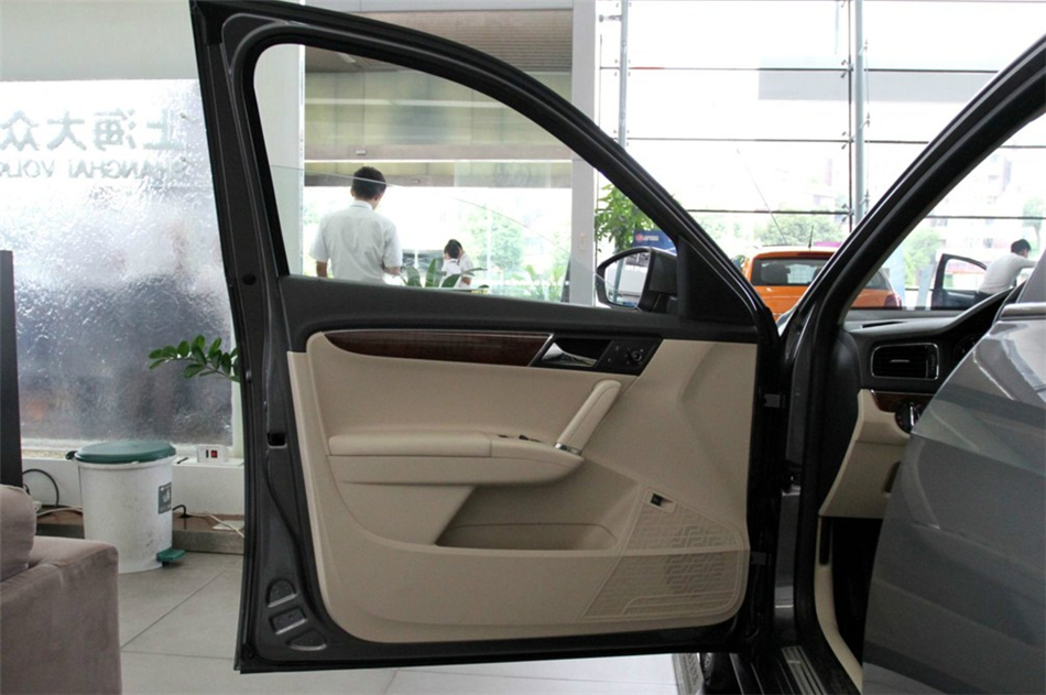 2013款 朗逸 1.6L 自动豪华版