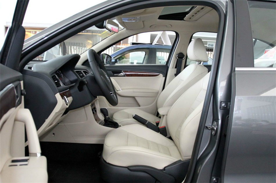 2013款 朗逸 1.6L 自动豪华版