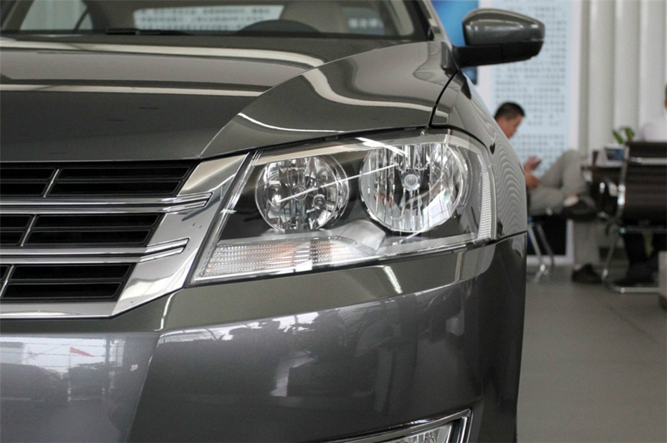 2013款 朗逸 1.6L 自动豪华版