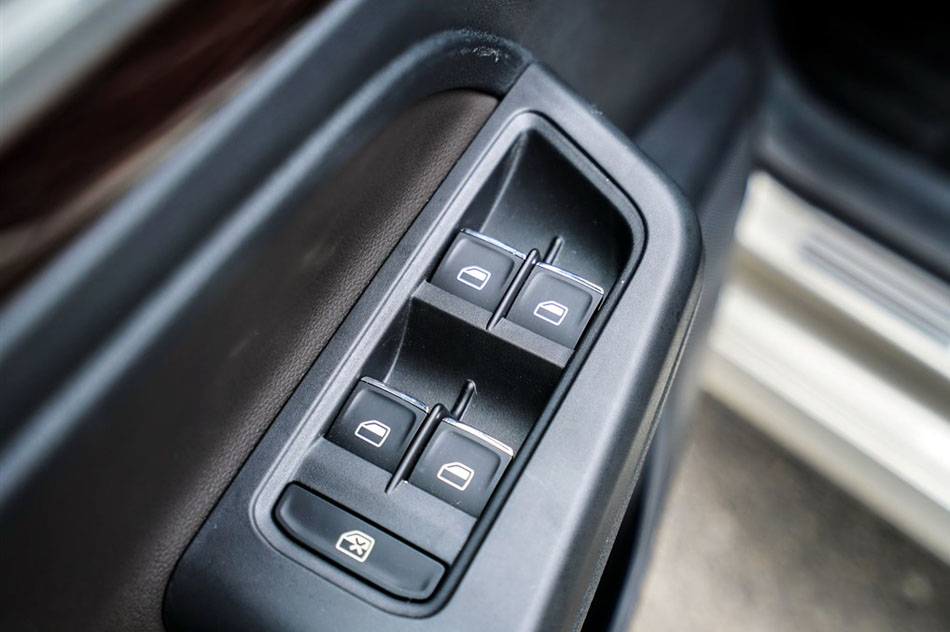 2015款 230TSI DSG 豪华版 座椅空间