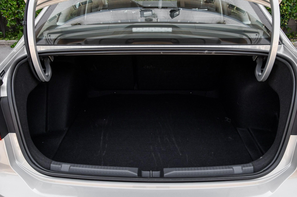 2018款 280TSI DSG豪华版 座椅空间