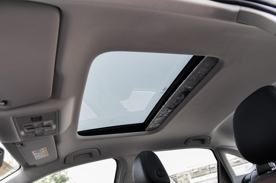 2018款 280TSI DSG豪华版 座椅空间