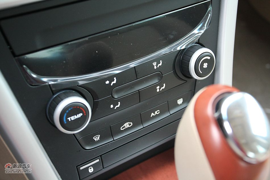 荣威550s 1.8L自动超值版