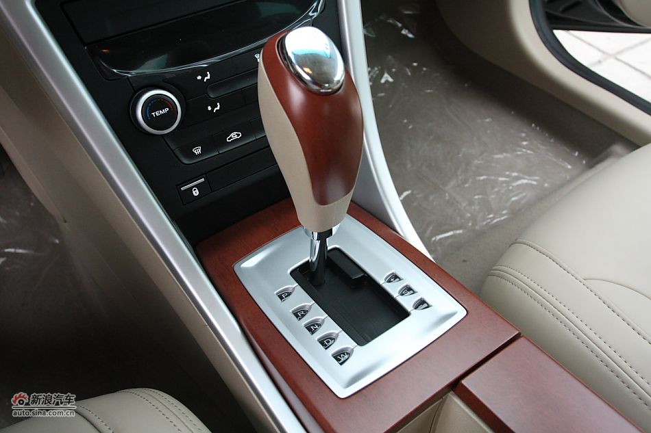 荣威550s 1.8L自动超值版