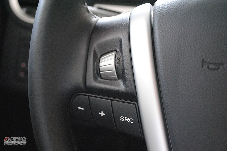 荣威550s 1.8L自动启臻版