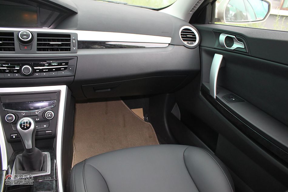 荣威550s 1.8L手动启逸版