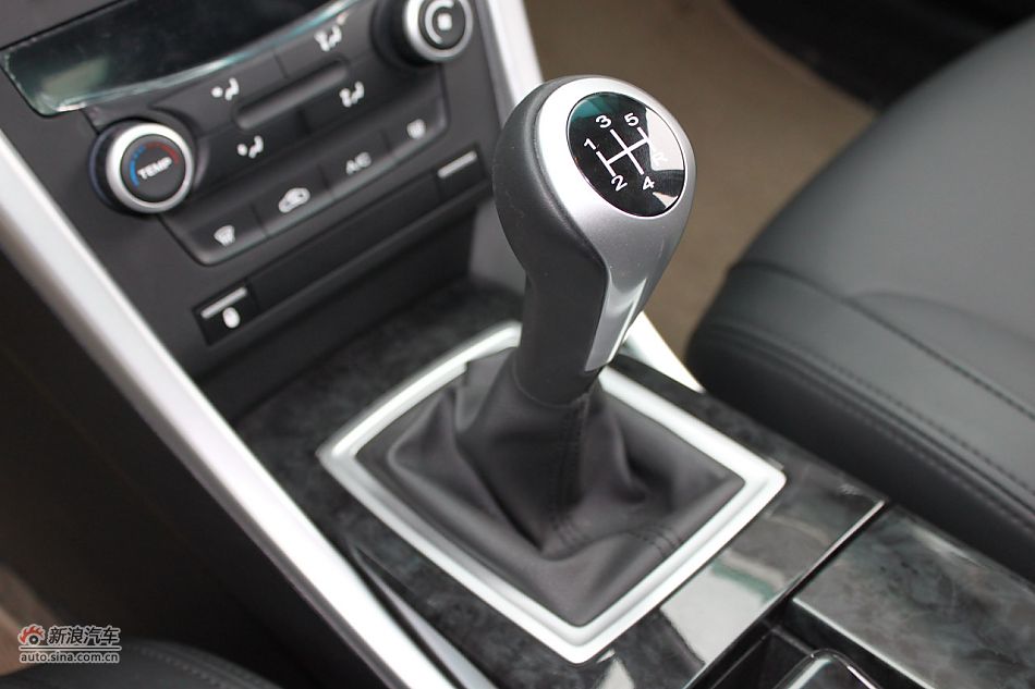 荣威550s 1.8L手动启逸版