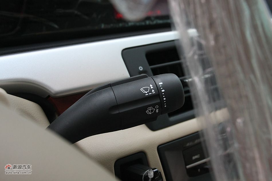 荣威550s 1.8L自动超值版