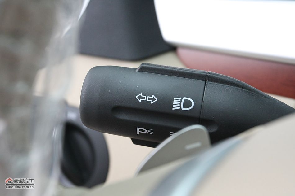 荣威550s 1.8L自动超值版