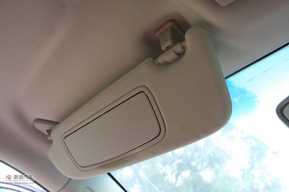 荣威550s 1.8L自动超值版