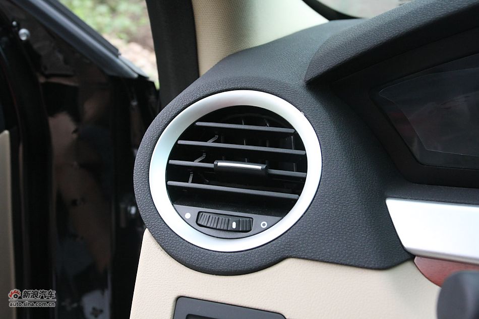 荣威550s 1.8L自动超值版