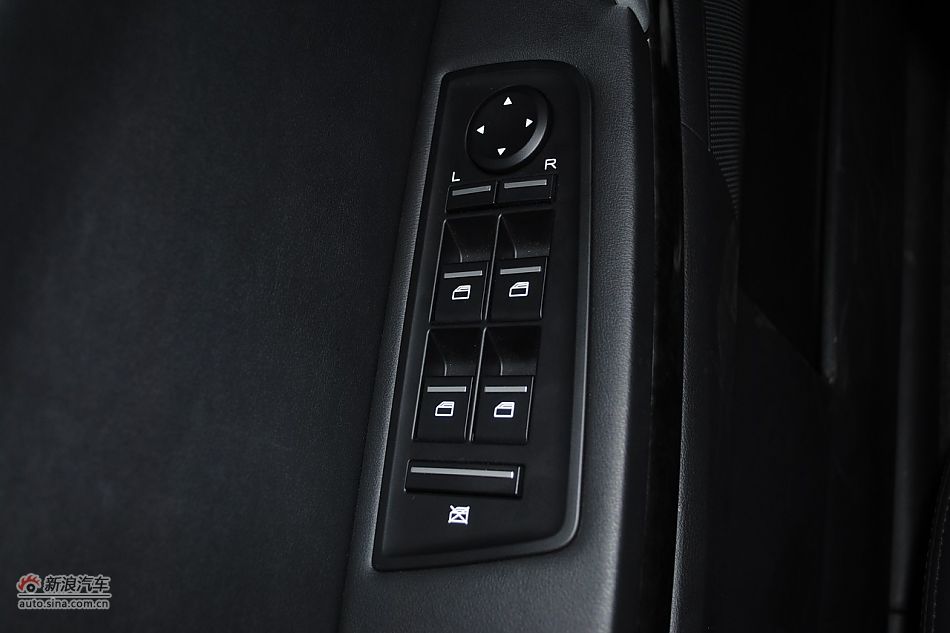 荣威550s 1.8L自动启臻版