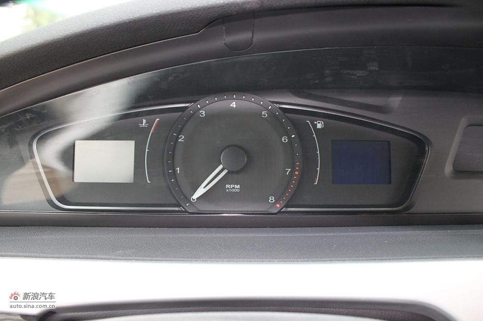 荣威550s 1.8L手动启逸版