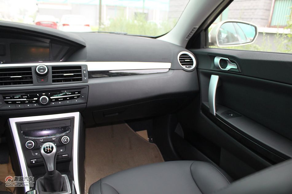 荣威550s 1.8L手动启逸版