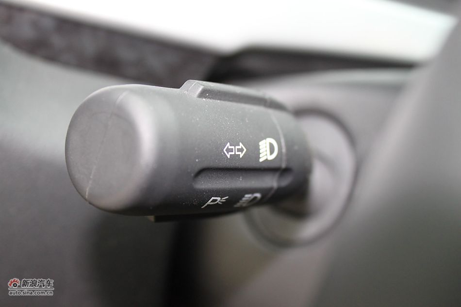 荣威550s 1.8L手动启逸版