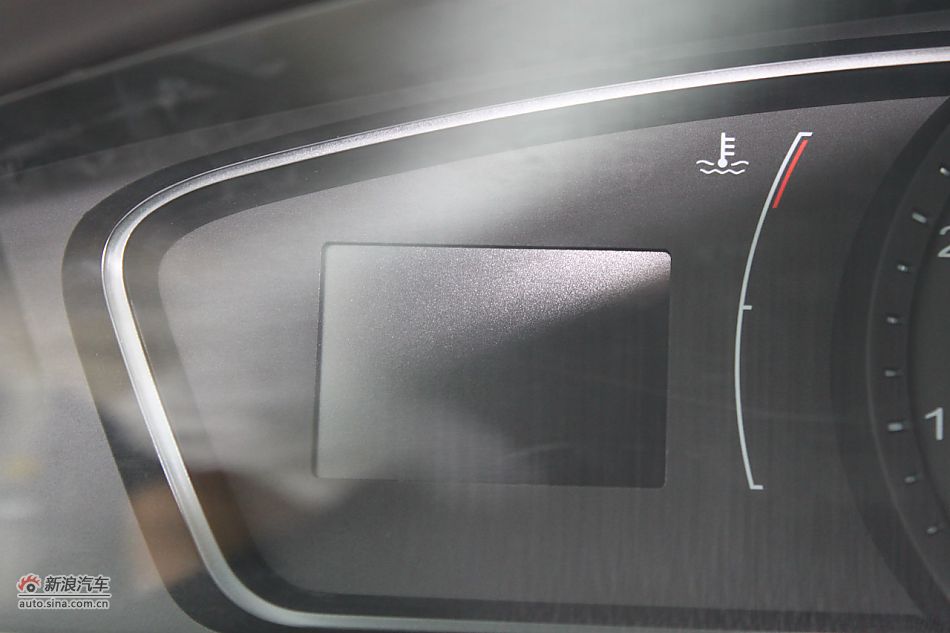 荣威550s 1.8L手动启逸版