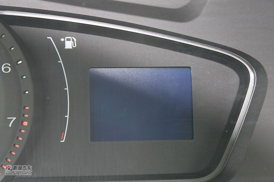 荣威550s 1.8L手动启逸版