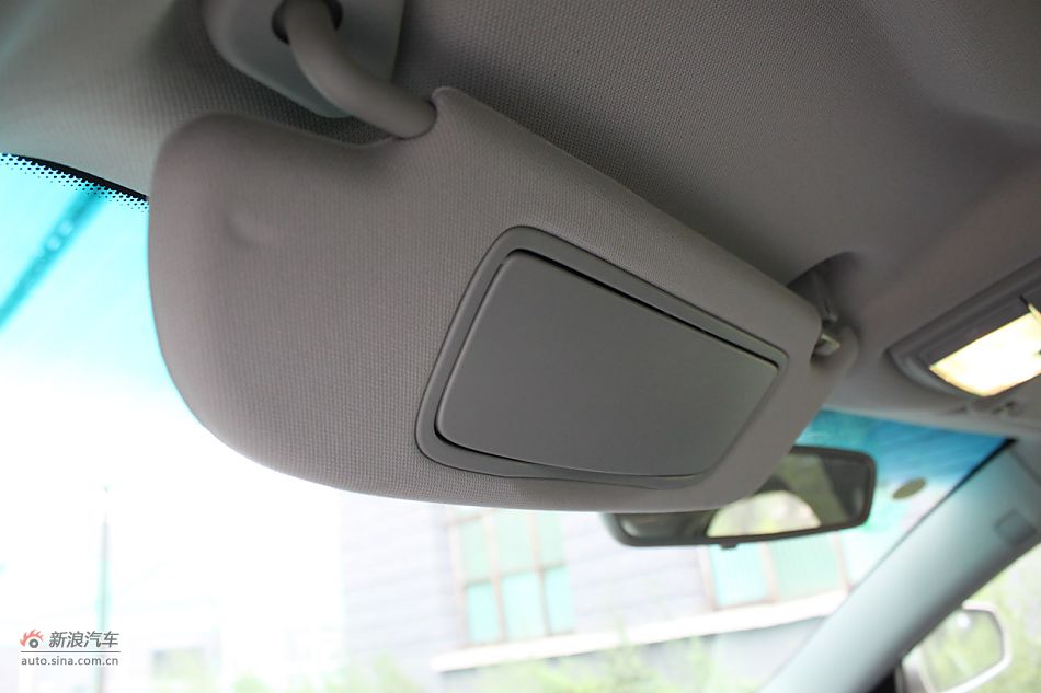 荣威550s 1.8L手动启逸版