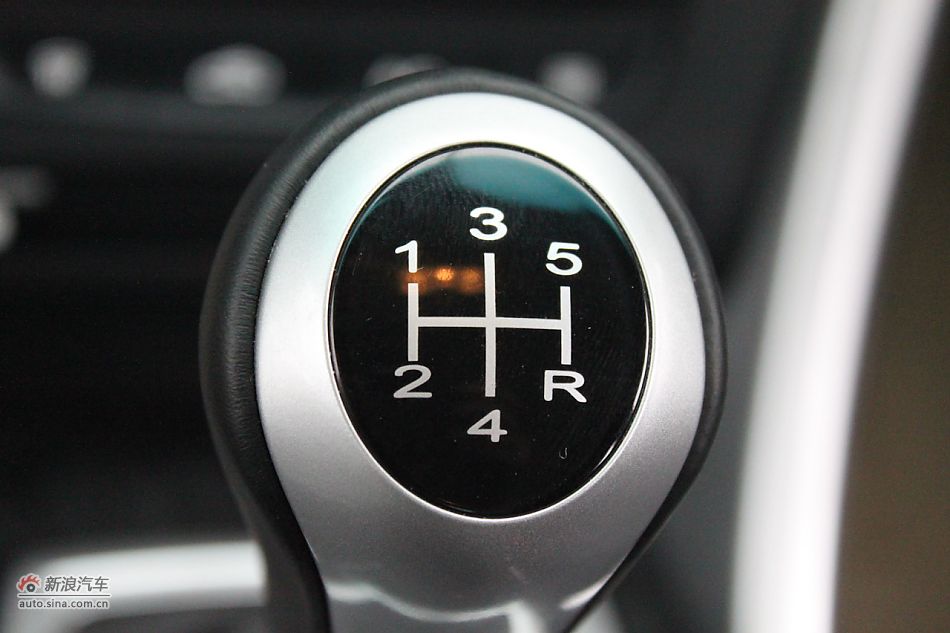 荣威550s 1.8L手动启逸版