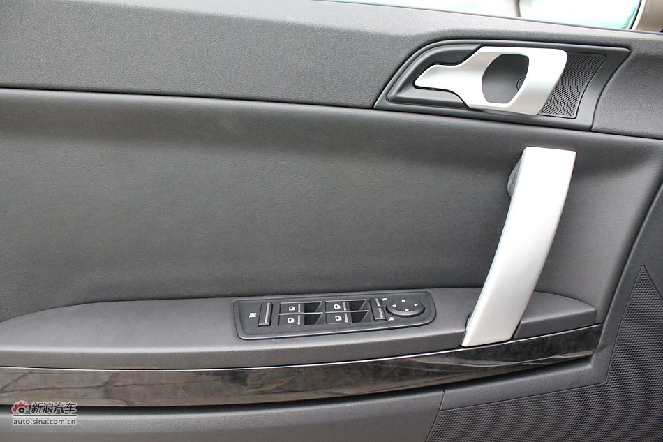 荣威550s 1.8L手动启逸版