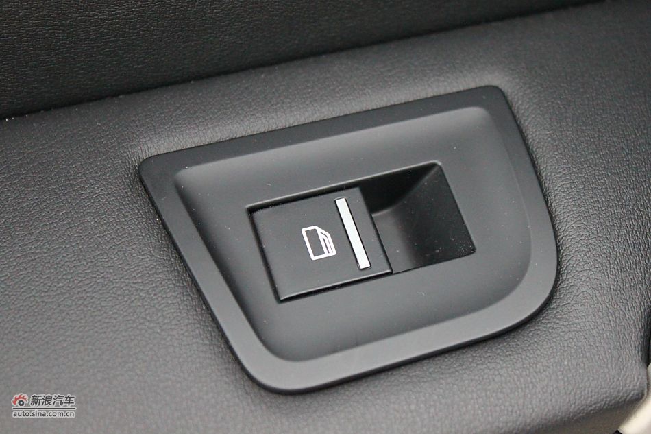 荣威550s 1.8L手动启逸版