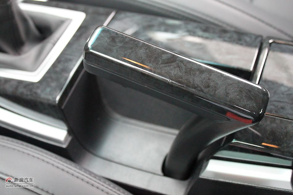 荣威550s 1.8L手动启逸版