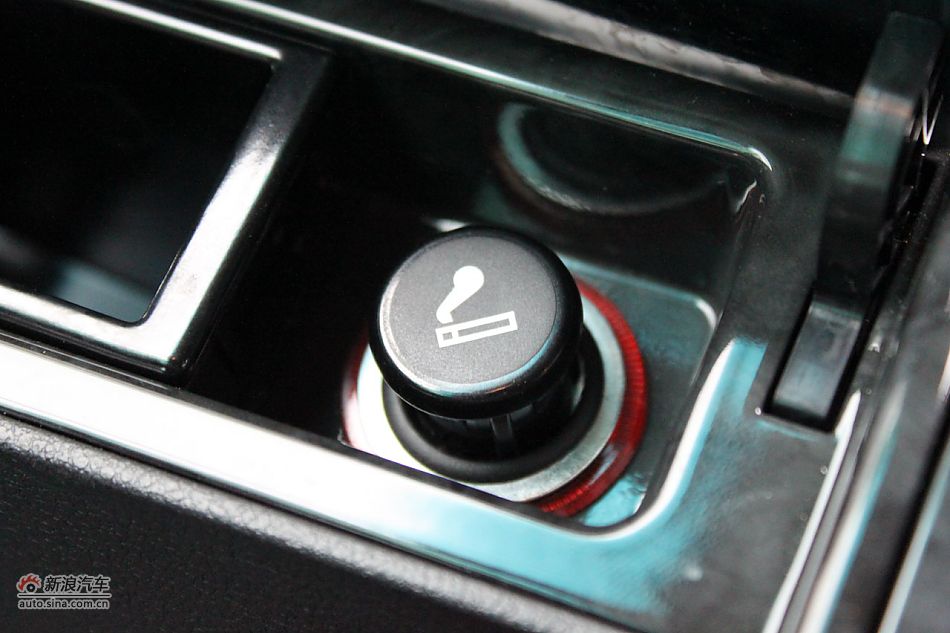 荣威550s 1.8L手动启逸版