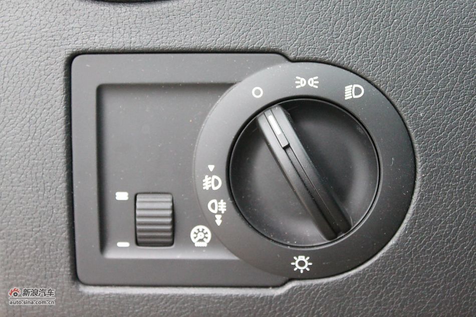 荣威550s 1.8L手动启逸版