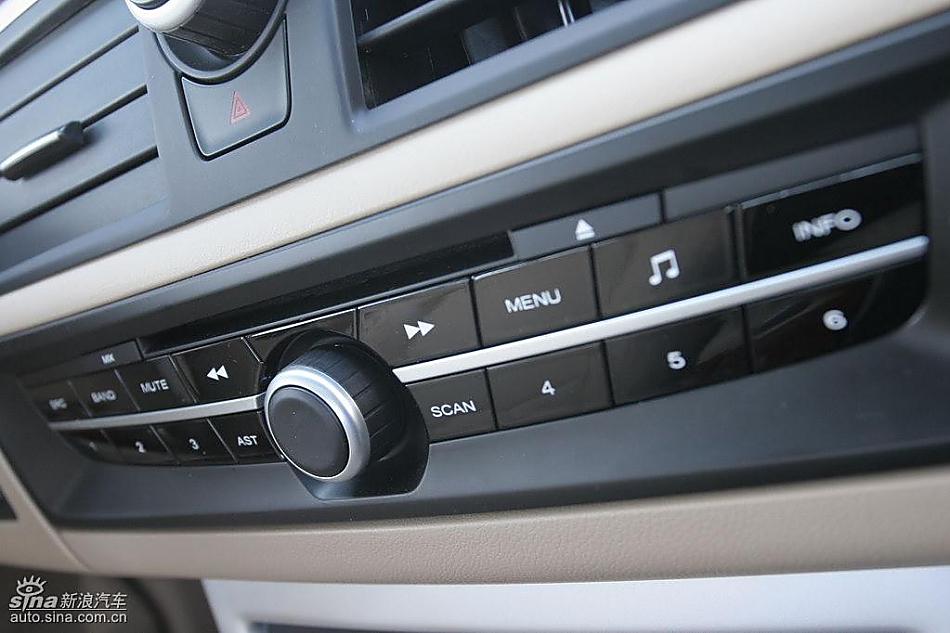 荣威550 1.8DVVT内饰及细节