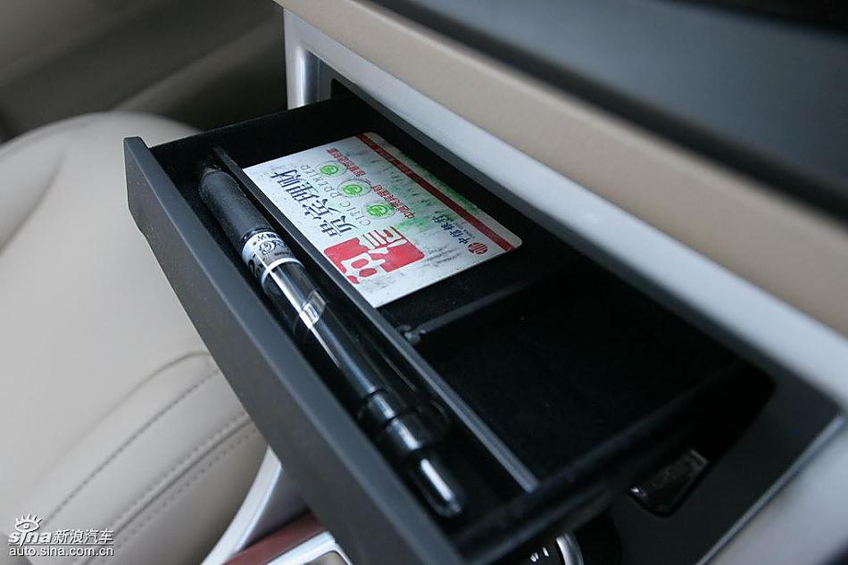 荣威550 1.8DVVT内饰及细节