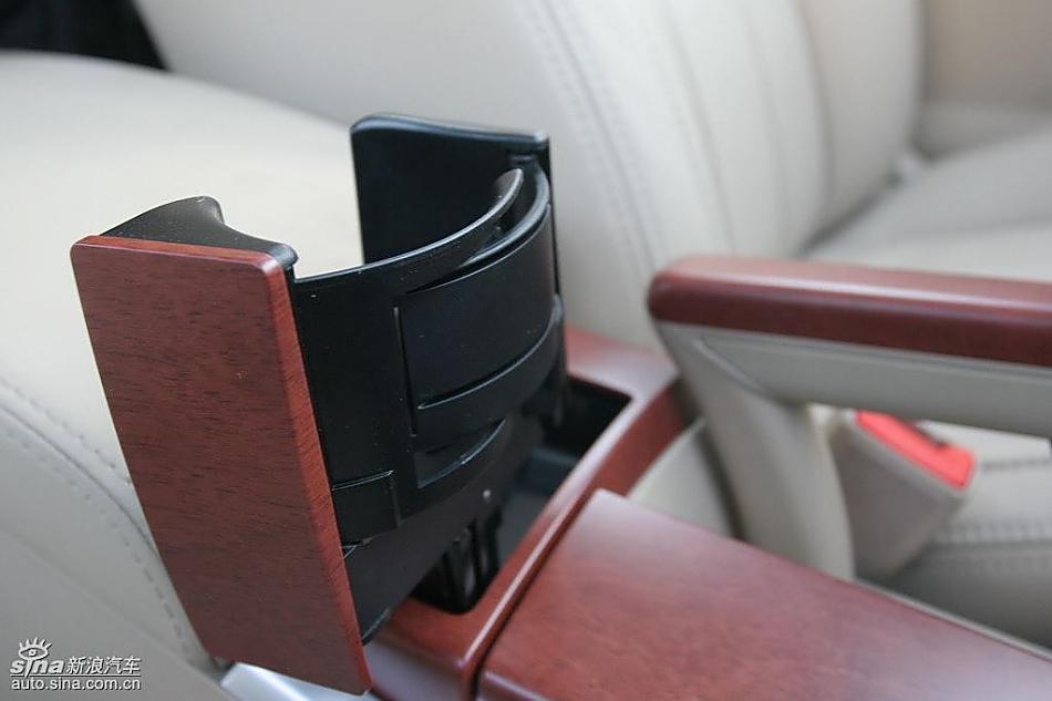 荣威550 1.8DVVT内饰及细节