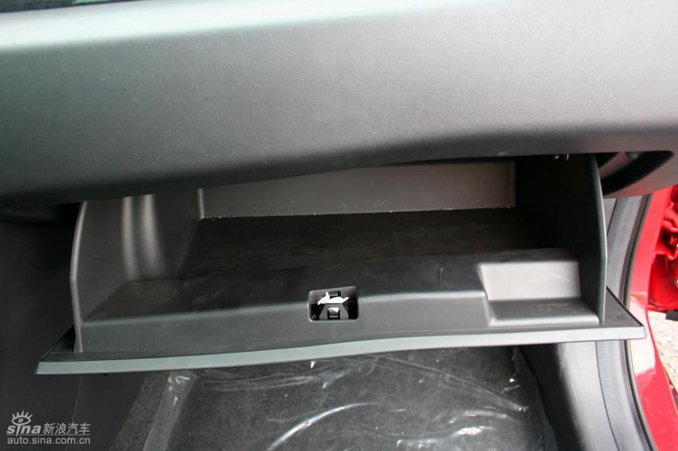 新浪汽车试驾荣威550G 1.8T品仕版组图