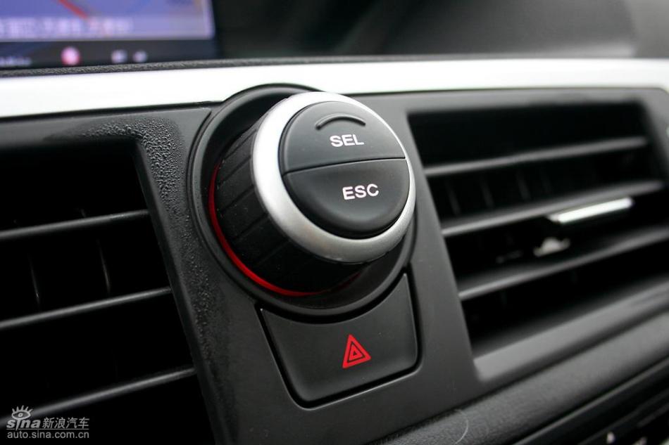 新浪汽车试驾荣威550G 1.8T品仕版组图