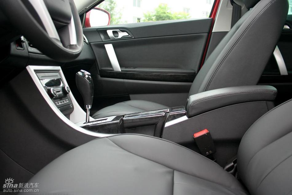 新浪汽车试驾荣威550G 1.8T品仕版组图