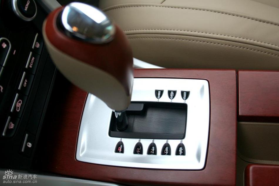 新浪汽车试驾荣威550G 1.8T品仕版组图