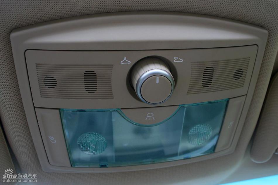 新浪汽车试驾荣威550G 1.8T品仕版组图