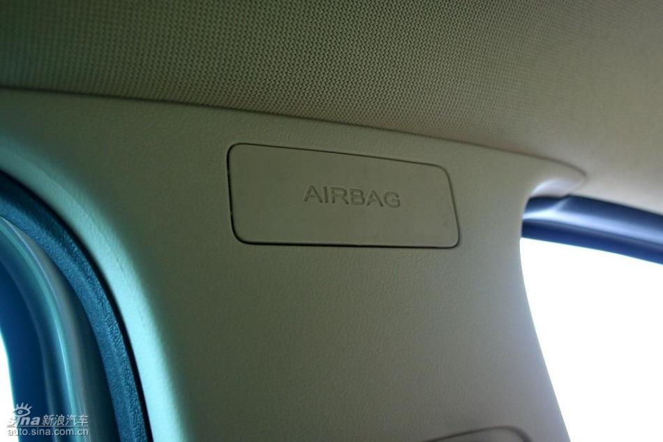 新浪汽车试驾荣威550G 1.8T品仕版组图