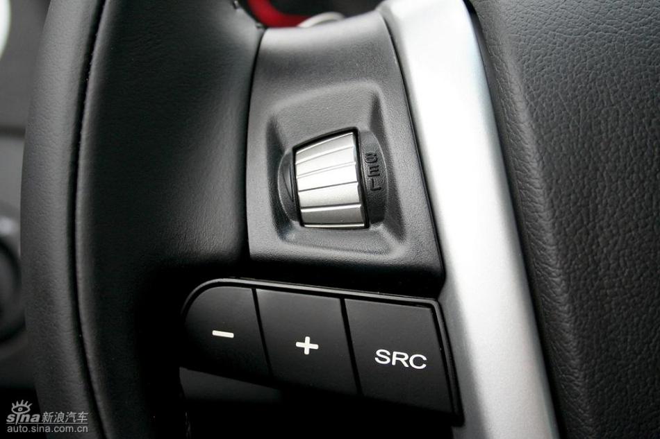新浪汽车试驾荣威550G 1.8T品仕版组图