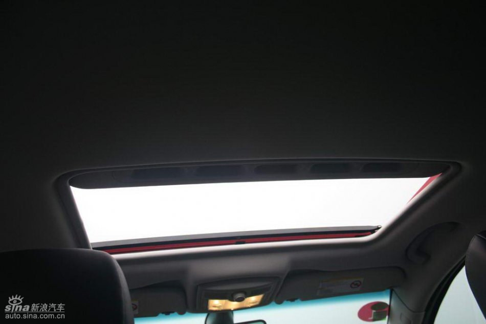 上汽荣威550内饰