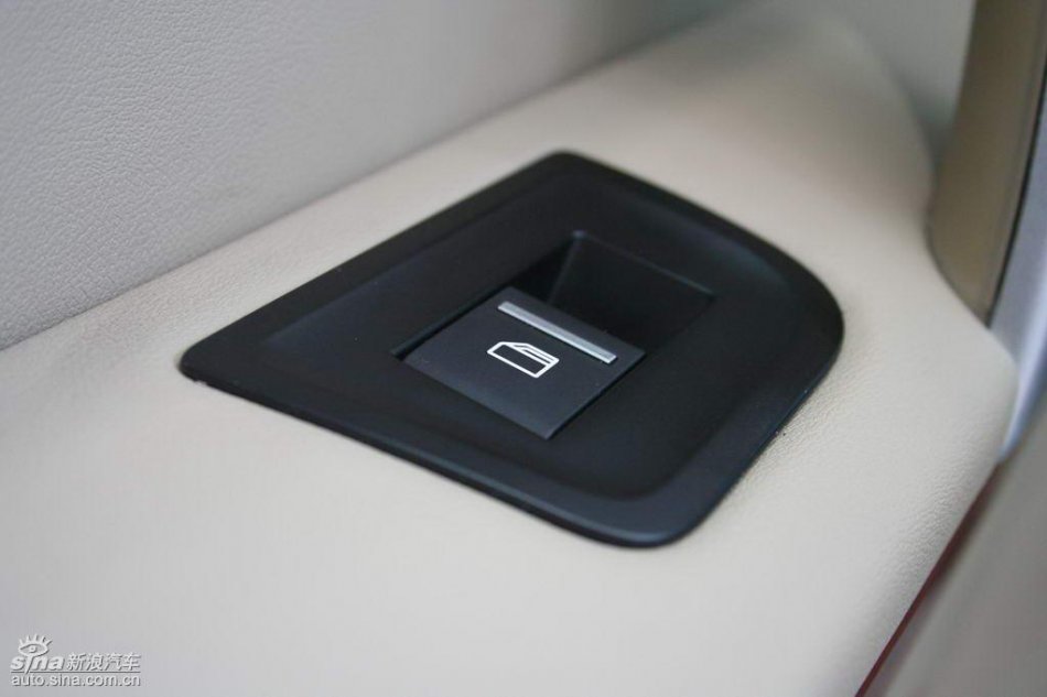 上汽荣威550内饰