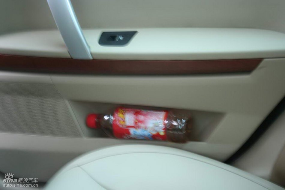 上汽荣威550内饰