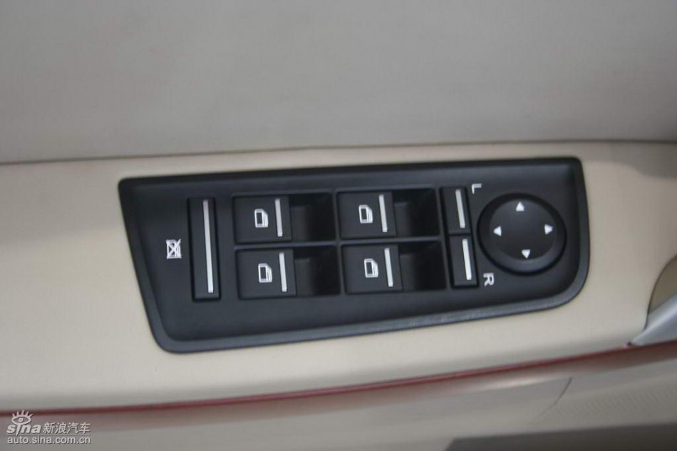 上汽荣威550内饰